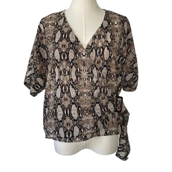Blu Pepper Animal Print V-Neck Wrap Blouse Short Sleeve Size Large - Picture 1 of 8
